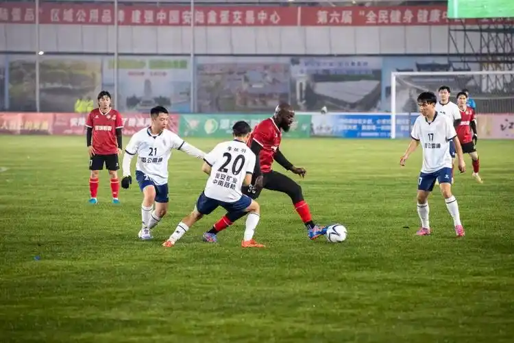 CBA联赛：新疆伊力特 VS 青岛国信海天